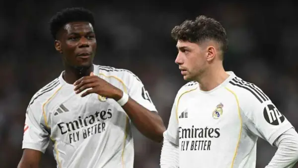 Dua gelandang Real Madrid, Federico Valverde dan Aurelien Tchouameni terlibat perkelahian. (Sumber: web/espn.com)