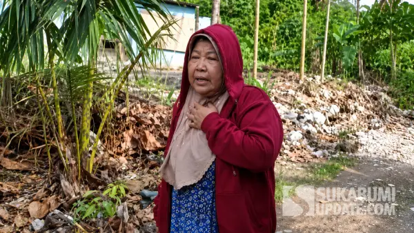 Sosok nenek 74 tahun, Hj Umriyah yang divonis bersalah dalam kasus penyerobotan lahan perusahaan plati merah di Palabuhanratu Sukabumi. (Sumber: SU/Ilyas Supendi)