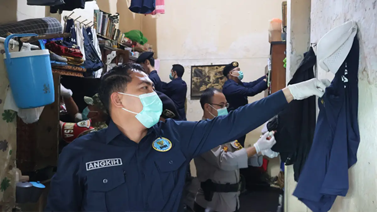 Razia di Kamar Lapas Kelas IIB Sukabumi, Petugas Temukan Gunting hingga Botol Kaca