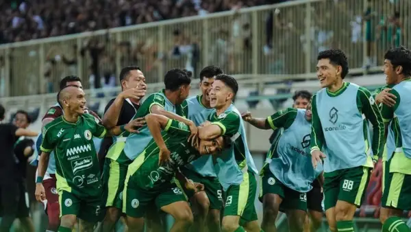 Selebrasi para pemain PSS Sleman setelah unggul dari lawannya. (Sumber: web/pssleman.id)