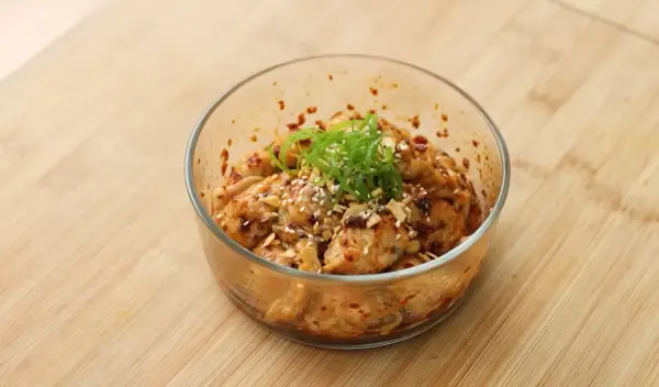 Resep Wonton Chili Oil, Ide Menu Makanan Pedas yang Nikmat di Akhir Pekan (Sumber : Youtube | Devina Hermawan)
