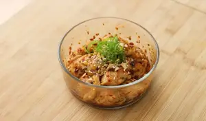 Resep Wonton Chili Oil, Ide Menu Makanan Pedas yang Nikmat di Akhir Pekan (Sumber : Youtube | Devina Hermawan)
