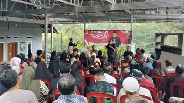 Anggota DPRD Jawa Barat Muhammad Jaenudin saat kegiatan pengawasan penyelenggaraan pemerintahan di Desa Neglasari, Kecamatan Nyalindung, Kabupaten Sukabumi, Jumat (8/5/2026) | Foto : dok. tim adc