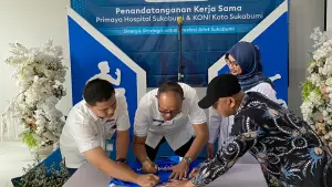 Wali Kota Sukabumi saat penandatanganan nota kesepahaman (MoU) bersama Rumah Sakit Primaya Sukabumi, Minggu (10/5/2026) | Foto : dok. koni