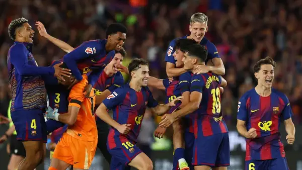 Selebrasi para pemain Barcelona setelah memastikan juara saat menghadapi Real Madrid (Sumber: web/en.as.com)