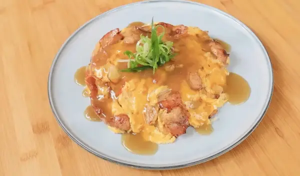 Resep Nasi Telur Hong Kong, Ide Sarapan Praktis yang Mengenyangkan (Sumber : Youtube | Devina Hermawan)