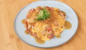 Resep Nasi Telur Hong Kong, Ide Sarapan Praktis yang Mengenyangkan (Sumber : Youtube | Devina Hermawan)