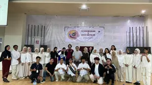 UKM Genusian Harmony Choir Universitas Nusa Putra menggelar Pengukuhan Anggota Baru sekaligus Dies Natalis ke-7 di Auditorium Universitas Nusa Putra, Sabtu (9/5/2026). (Sumber : Istimewa.).