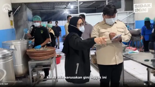 Wakil Kepala BGN Bidang Komunikasi Publik dan Investigasi, Nanik S Deyang bersama tim BGN dan tim Wakil Presiden saat sidak ke SPPG Sukabumi, Sagaranten, Margaluyu | Foto : capture video instagram