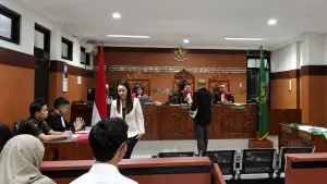Sidang lanjutan kasus dugaan penipuan dan penggelapan kerja sama bisnis pengadaan food tray MBG di Kota Sukabumi. Senin (11/5/2026). (Sumber: Istimewa)