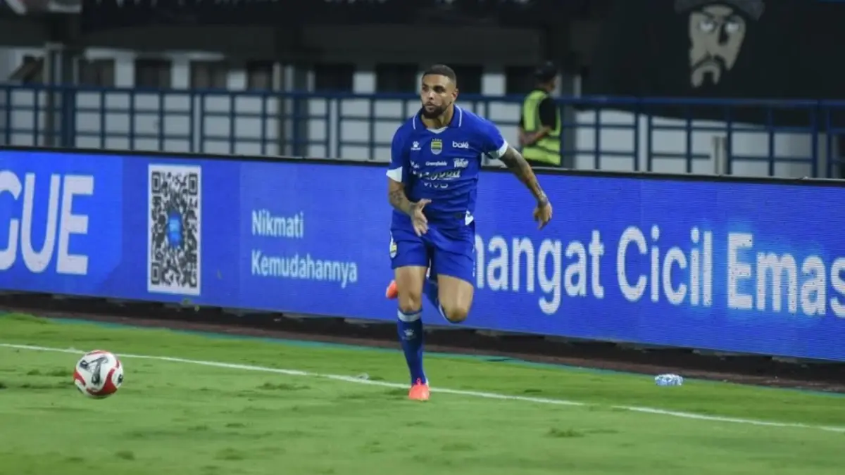Persib Bandung Kehilangan Layvin Kurzawa di Tengah Persaingan Gelar Juara