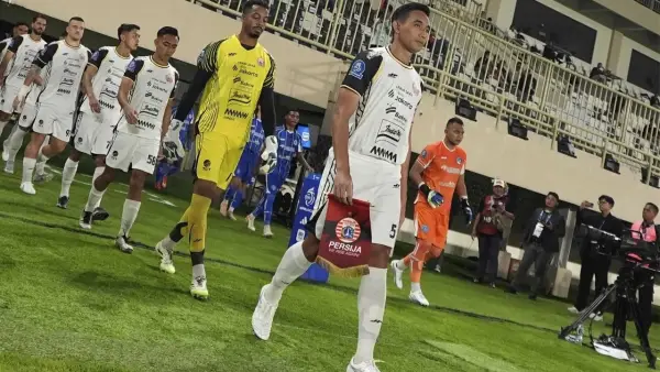 Rizky Ridho memimpin Persija Jakarta saat menghadapi PSBS Biak (Sumber: web/persija.id)
