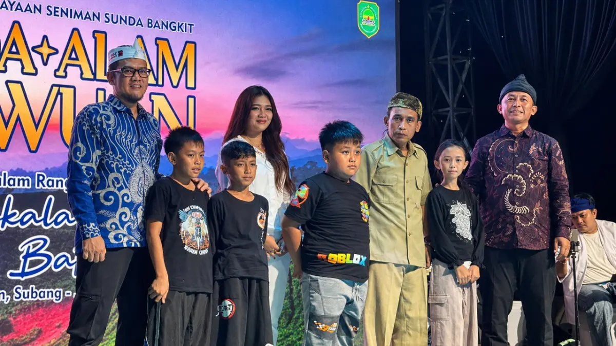 Warga Sambut Antusias Dukungan AQUA di Pagelaran Seni Sunda Desa Batusari