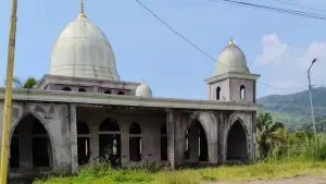 Dibangun sejak 2022, Masjid Cisayar di Nyalindung Kabupaten Sukabumi belum juga rampung (Sumber: dok warga)
