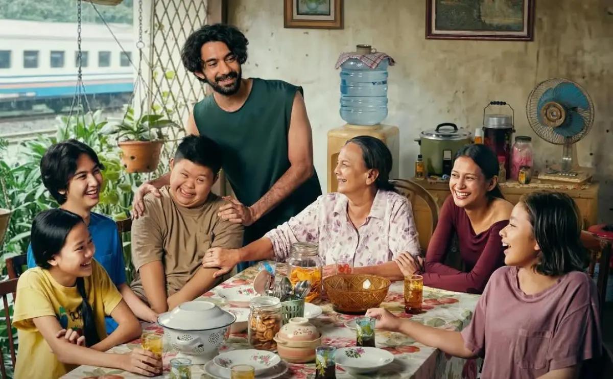 Sinopsis Film Semua Akan Baik-Baik Saja, Perjuangan Tiga Bersaudara Menghadapi Luka Lama