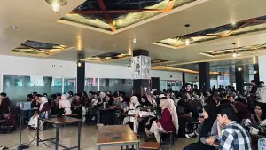 Mahasiswa Nusa Putra University saat menggelar acara nobar Film Pesta Babi pada Rabu, (13/05/2026). (Sumber : Istimewa.).