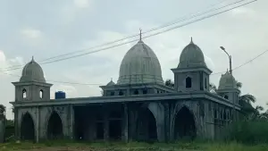 Bangunan Masjid Al Afghani di Cisayar, Nyalindung, Kabupaten Sukabumi yang disorot usai mangkrak. (Sumber: Istimewa)