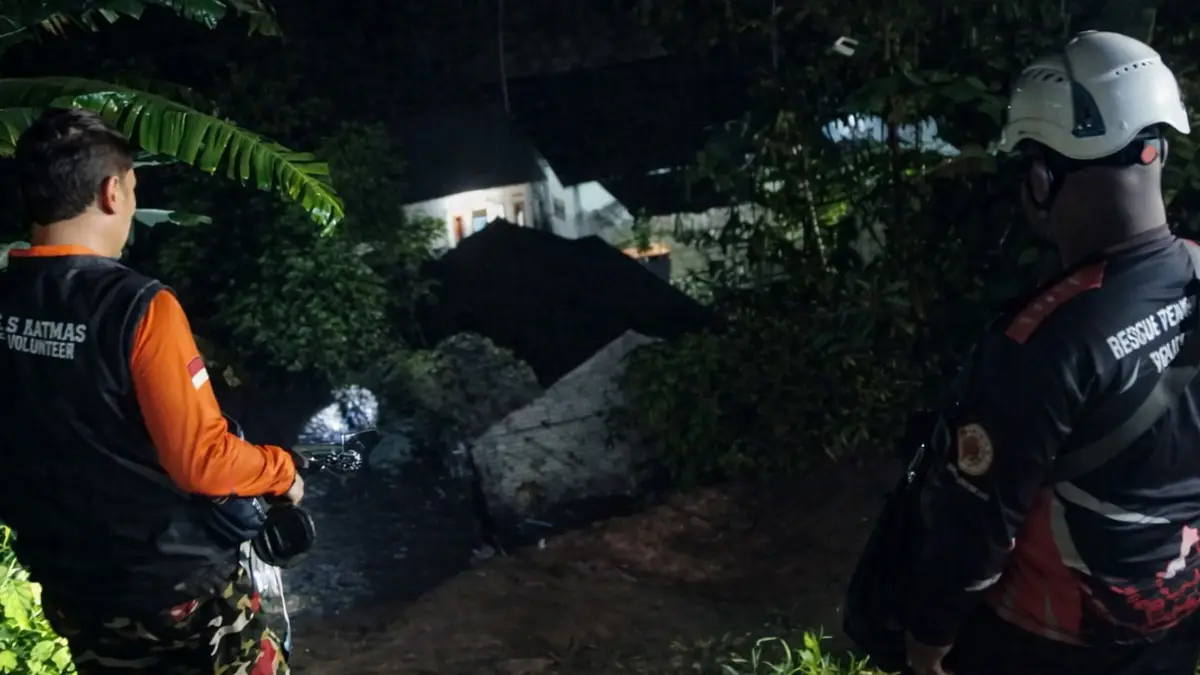 Banjir dan Longsor Terjang Bojongkokosan Parungkuda, Banyak Rumah Terdampak