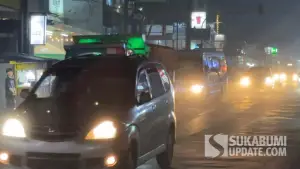 Lalu lintas di Parungkuda Sukabumi saat diberlakukan one way, Sabtu (16/5/2026) | Foto : Ibnu Sanubari
