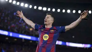 Robert Lewandowski berpisah dengan Barcelona (Sumber: web/espn.com)