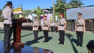 Kapolres Sukabumi AKBP Samian saat memimpin upacara Sertijab Kasat Reskrim, Kabag Ren dan Kapolsek Nyalindung. (Sumber Foto: Dok. Polres Sukabumi)