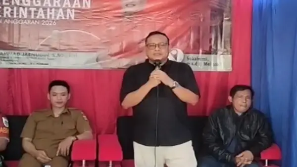 Anggota DPRD Jawa Barat Muhammad Jaenudin saat pengawasan penyelenggaraan pemerintahan di Desa Balekambang, Nagrak, Kabupaten Sukabumi | Foto : dok. tim adc