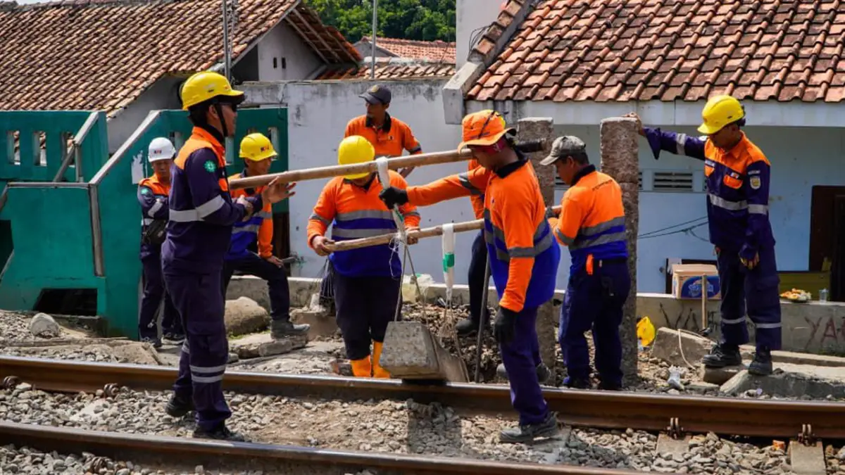 Demi Keselamatan, PT KAI Segera Tutup 5 Perlintasan Kereta Api Tak Resmi di Sukabumi