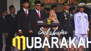 Bupati Sukabumi Asep Japar saat menjadi pembina upacara dalam peringatan Harkitnas ke-118 di Alun-alun Palabuhanratu, Rabu (20/5/2026). (Sumber : SU/Ilyas).