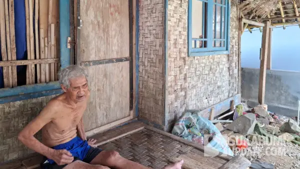 Alul lansia warga Kampung Ciwaru RT 07/11, Desa Buniwangi, Kecamatan Surade, Kabupaten Sukabumi (Sumber : sukabumiupdate)