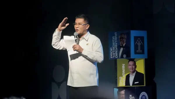 Wagub Jabar Erwan Setiawan saat memberikan sambutan di acara Whats up Campus Call Out di Sabuga ITB Kota Bandung, Selasa (12/5/2026). (Sumber Foto: Biro Adpim Pemprov Jabar)