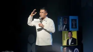 Wagub Jabar Erwan Setiawan saat memberikan sambutan di acara What's up Campus Call Out di Sabuga ITB Kota Bandung, Selasa (12/5/2026). (Sumber Foto: Biro Adpim Pemprov Jabar)