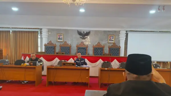 Hearing DPRD Kota Sukabumi kasus kredit tiba-tiba macet. (Sumber: Istimewa)