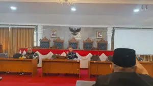 Hearing DPRD Kota Sukabumi kasus kredit tiba-tiba macet. (Sumber: Istimewa)