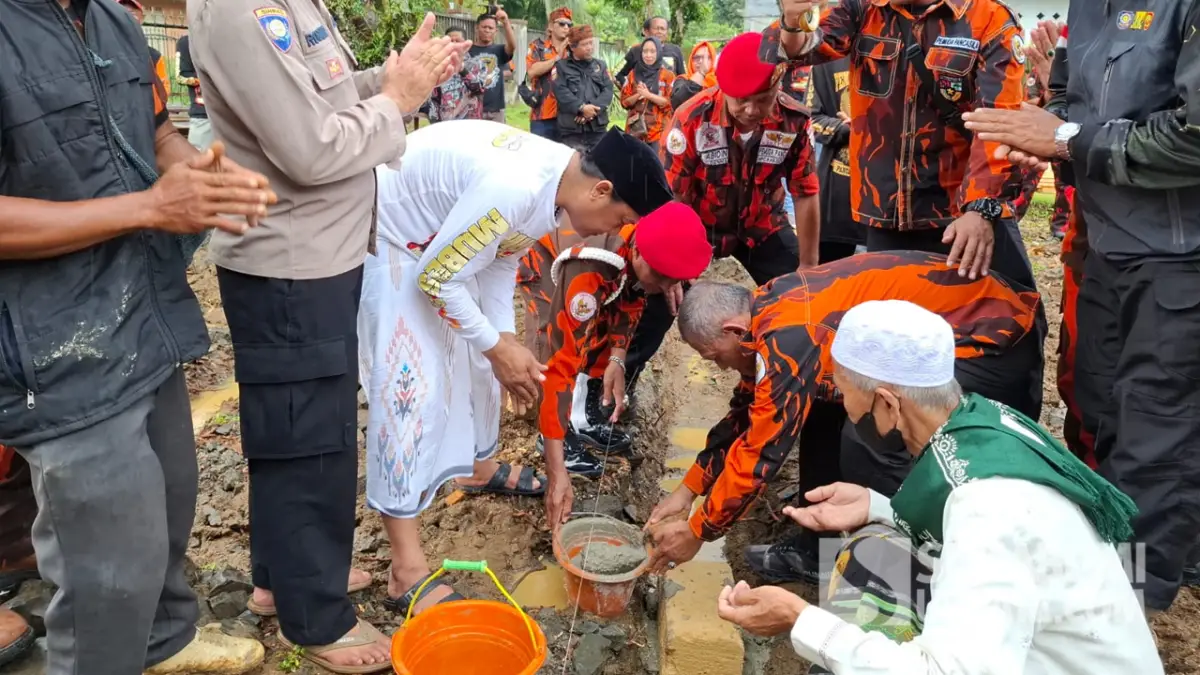 Pemuda Pancasila Ciracap Sukabumi Kompak Bangun Masjid dari Hasil Udunan