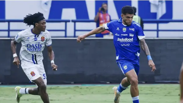 Aksi Berguinho saast membela Persib menghadapi Persijap Jepara (Sumber: Instagram/@persib)