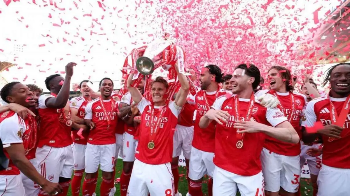 Akhiri Penantian Panjang, Arsenal Akhirnya Angkat Trofi Liga Inggris