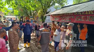 Bupati Sukabumi Asep Japar saat melakukan peninjauan ke puskesmas Palabuhanratu, pada Senin (25/5/2026). (Sumber : SU/Ilyas).