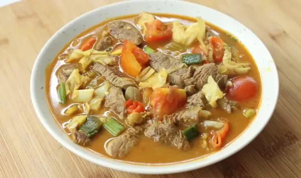 Resep Tongseng Sapi Gulai, Ide Menu Hari Idul Adha yang Disukai Keluarga (Sumber : Youtube | Devina Hermawan)