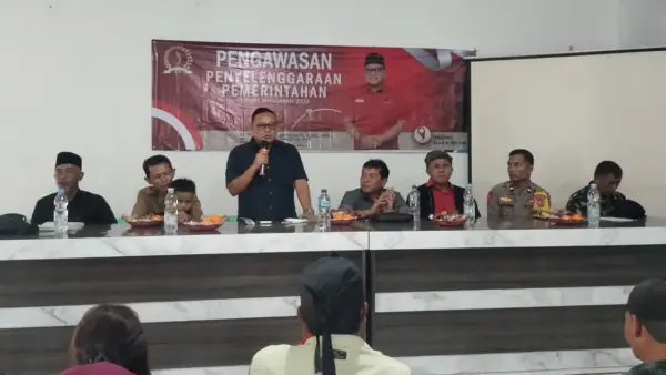 Anggota DPRD Jabar, Muhammad Jaenudin, saat pengawasan penyelenggaraan pemerintahan di Desa Warungkiara, Kecamatan Warungkiara, Kabupaten Sukabumi, Senin (25/5/2026) | Foto : dok. tim adc
