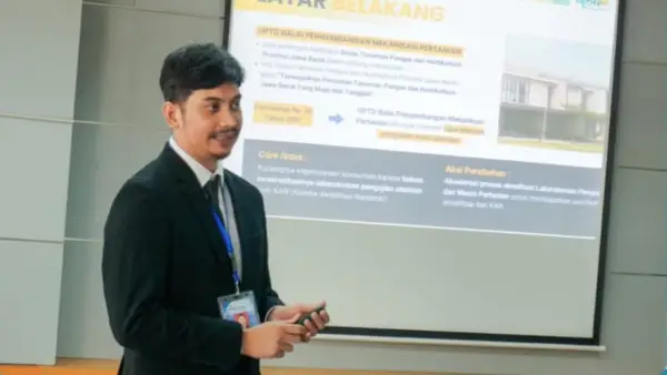 Kepala BP Mektan Jabar Anggi Jingga saat mempresentasikan proyek aksi perubahan. (Sumber Foto: Dok. Distanhorti Jabar)