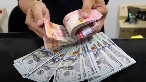 Ilustrasi uang rupiah dan dolar AS. (Sumber Foto: Istimewa)