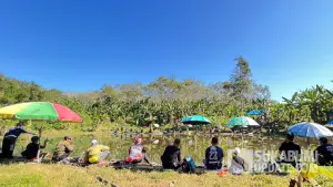 Potret rawa yang terbengkalai disulap menjadi wisata mancing di Cidadap, Kabupaten Sukabumi. (Sumber: SU/Ragil Gilang)