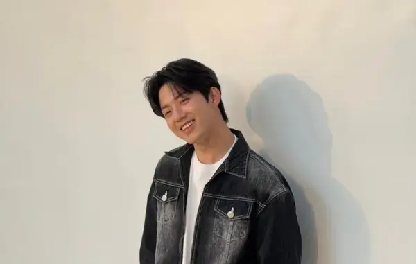 Dowoon DAY6 Akhirnya Buka Suara Terkait Rumor Pacaran dan Menikah (Sumber : Instagram/@d.ddablue)
