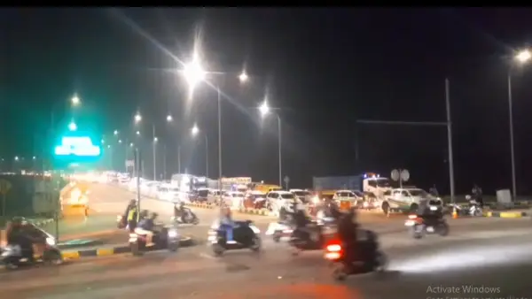 Arus lalu lintas di jalan arteri jalur Sukabumi-Bogor mengalami kepadatan pada Kamis malam (28/6/2026) yang merupakan arus balik libur Idul Adha | Foto : Ibnu Sanubari