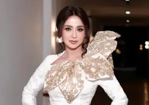 Dewi Perssik Sewa Private Jet dari Kalimantan ke Jakarta Demi Bisa Kurban (Sumber : Instagram/@dewiperssik9)