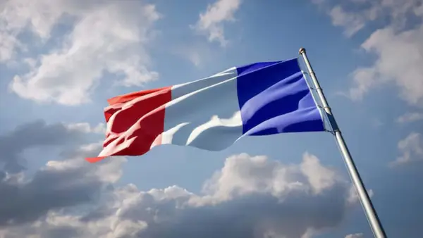 Bendera Prancis. (Sumber Foto: Freepik)