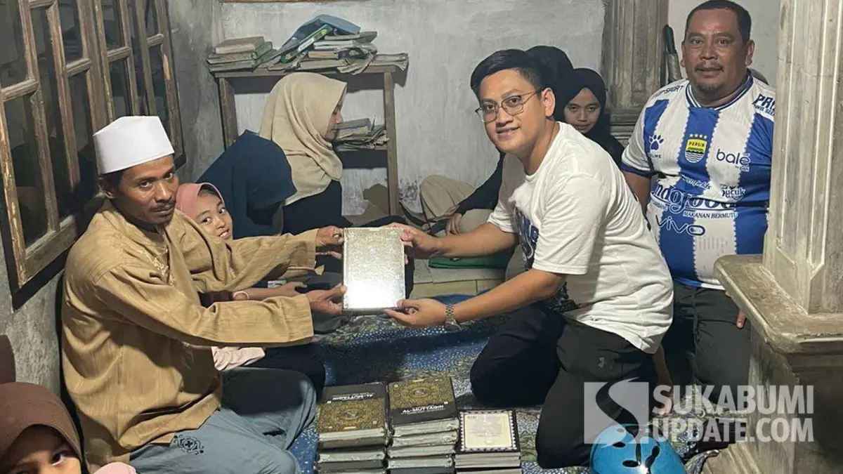 Viking Palabuhanratu Rayakan Persib Juara dengan Donasi Alquran ke Pelosok Sukabumi