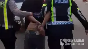 Pria muda ditangkap warga Parungkuda (Sumber: dok warga)