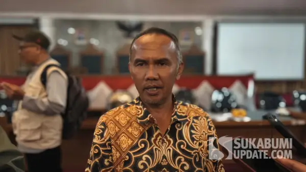 Wakil Ketua DPRD Kota Sukabumi, Rojab Asyari saat diwawancarai. Rabu (3/6/2026). (Sumber: SU/Turangga Anom)