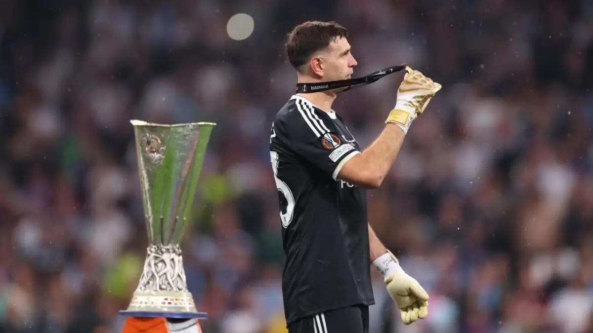 Cedera Jari, Emiliano Martinez Diragukan Tampil Bela Argentina di Piala Dunia 2026